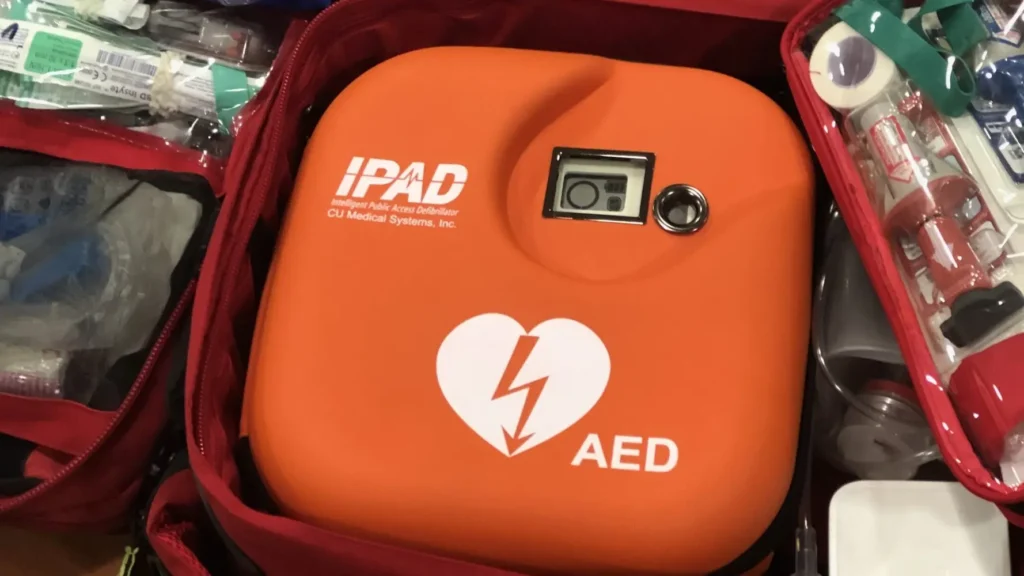 cómo instalar un desfibrilador empresa